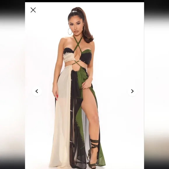 Fashionnova Chic Halter Maxi Dress with Cutout Design - Picture 2 of 3